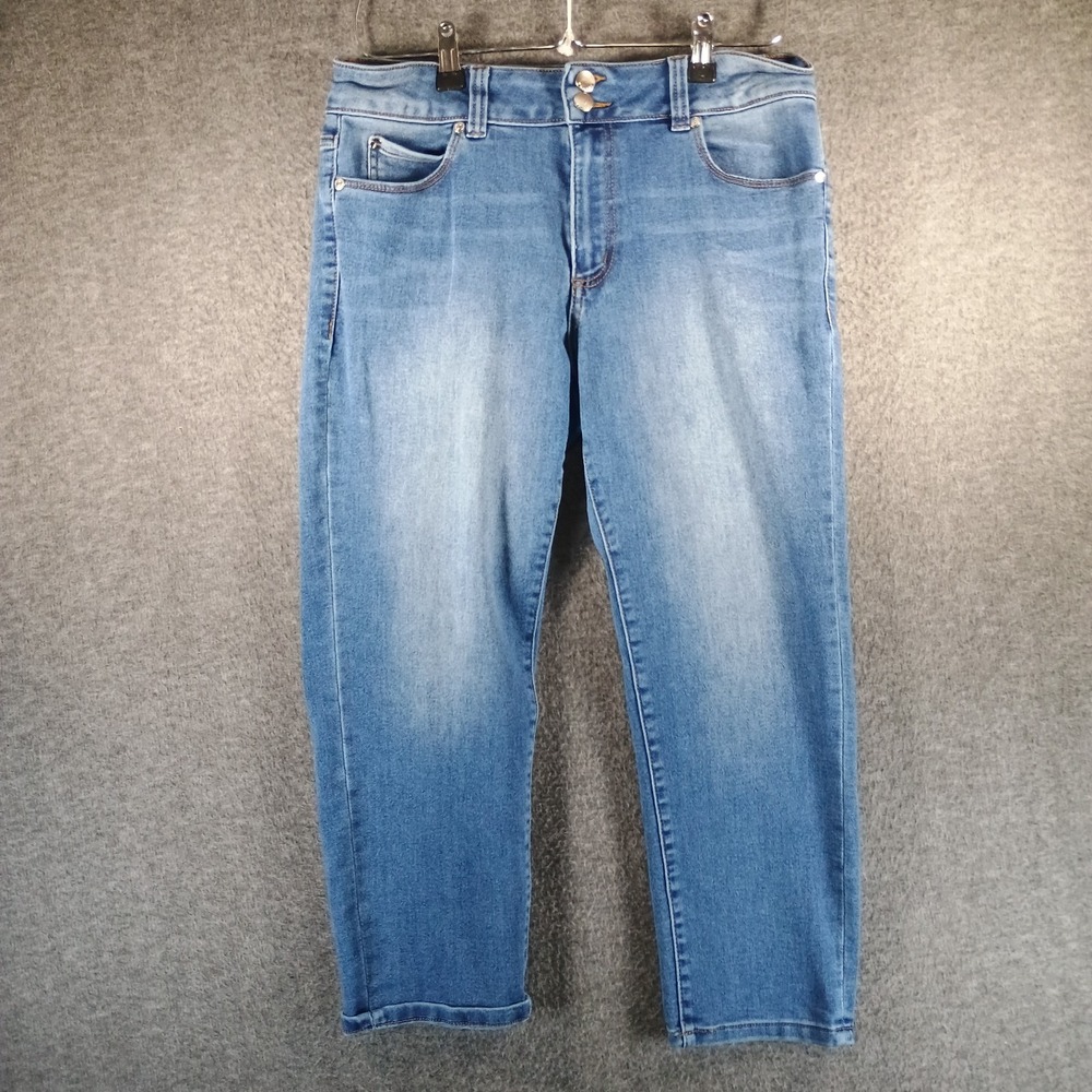 Tahari Jeans Women 10/30 Capri Mid‎ Rise Light Wash Double Button Closure